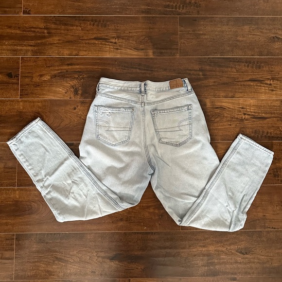 American Eagle Mom Jean - Picture 3 of 4